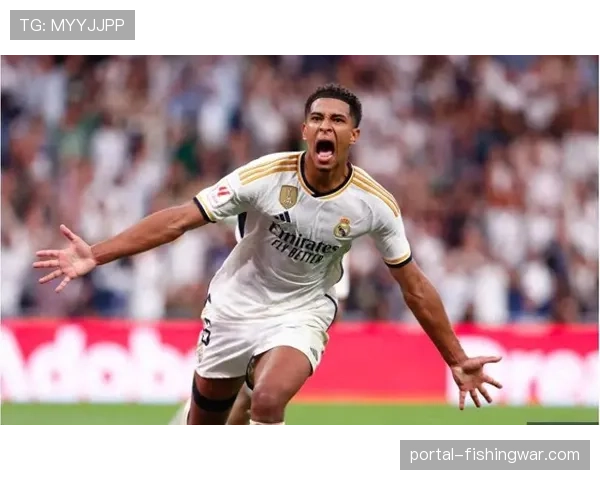 贝林厄姆在进攻三区连续三次横向冲刺，为队友拉开空当